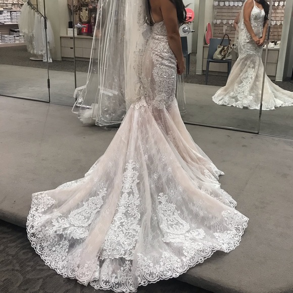 Lace mermaid wedding dress - Picture 6 of 8